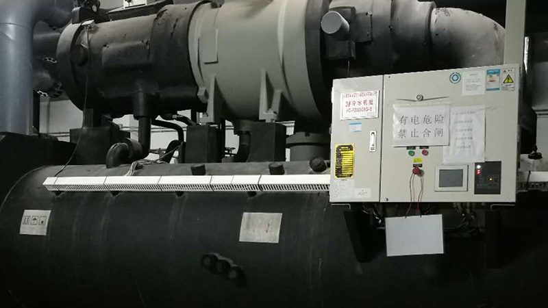 小标题：一、冷冻油在冷水机中的作用